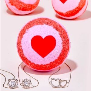 Charmed Aroma Sweetheart Bath Bombs